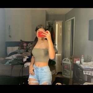 Meet your Posher, Layla